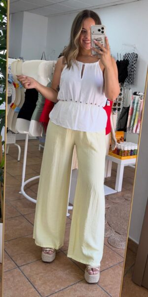 Blusa Tachuelas Blanca